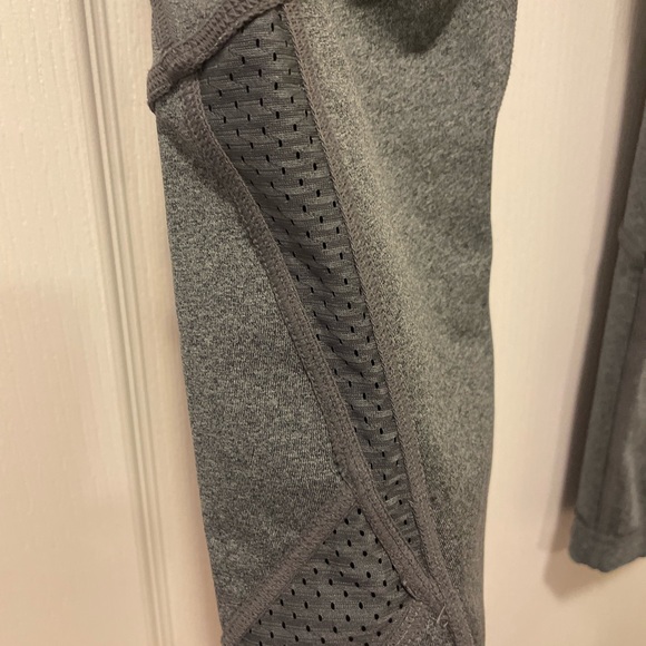 MPG capri grey tights with fuschia zip pocket size L - Picture 6 of 9